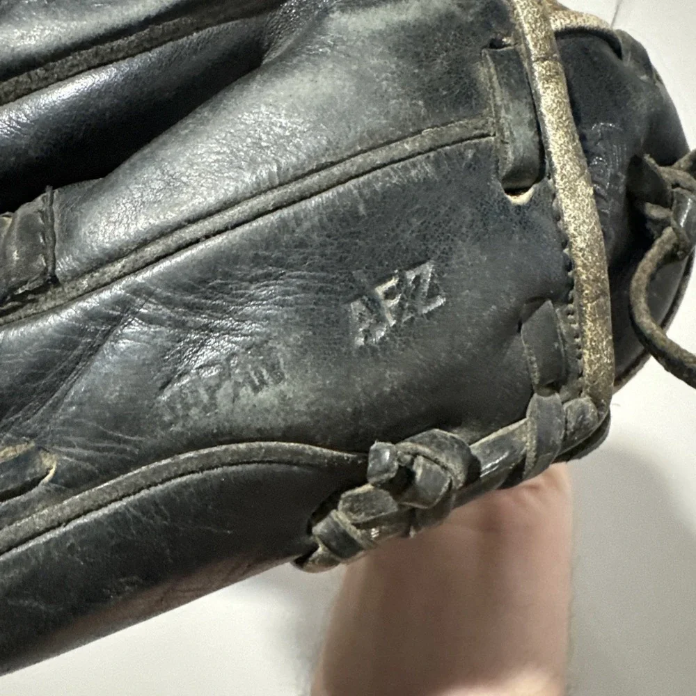 Wilson A2000 Glove Pro-Stock ASO Pro Sleeve Right Hand Throw Black MLB Japan